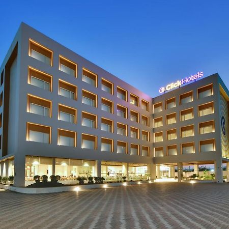 Click Hotel Pithampur Mhow Eksteriør billede